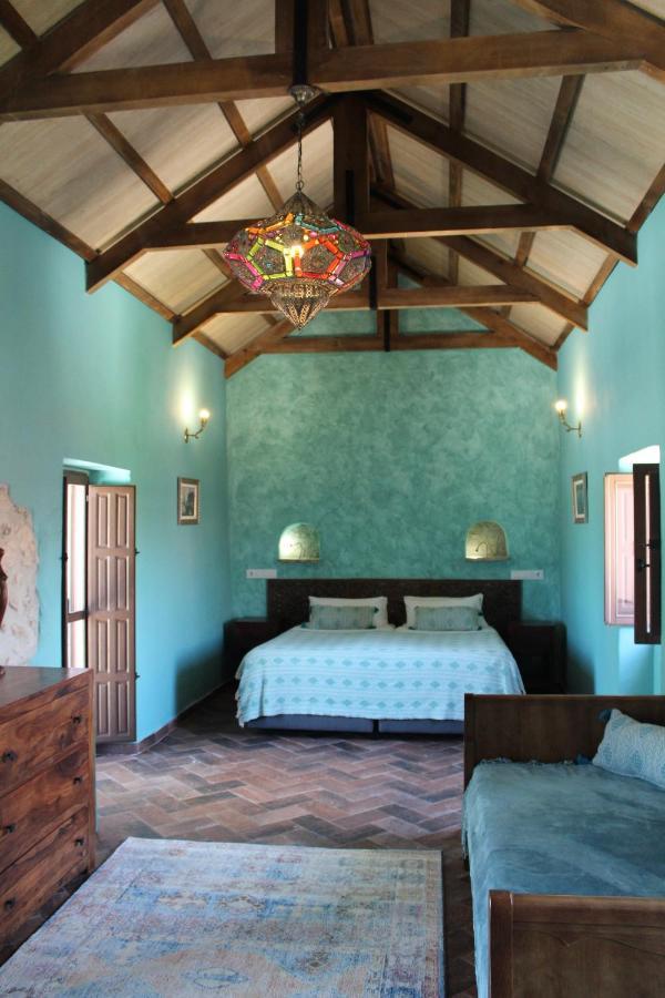 Room In Villa - Beautiful Accommodation At The Heart Of Andalusia 蓬特赫尼尔 外观 照片