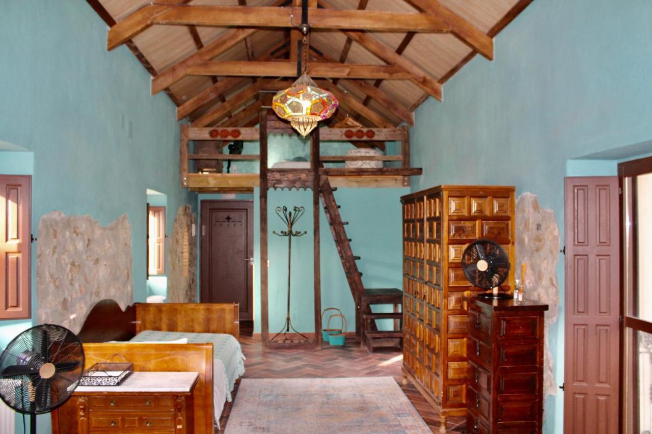 Room In Villa - Beautiful Accommodation At The Heart Of Andalusia 蓬特赫尼尔 外观 照片